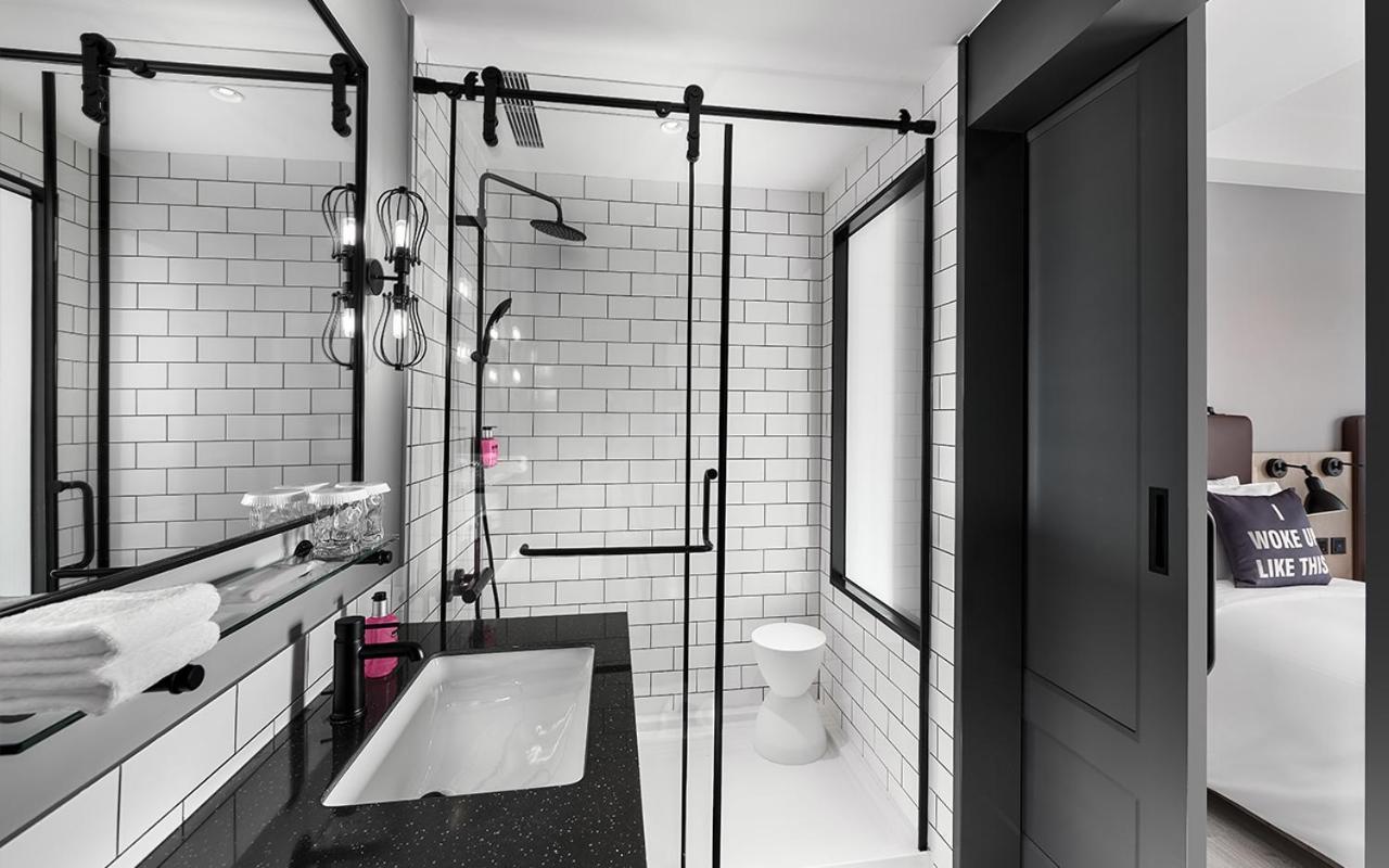 Hotel Moxy Taichung Extérieur photo
