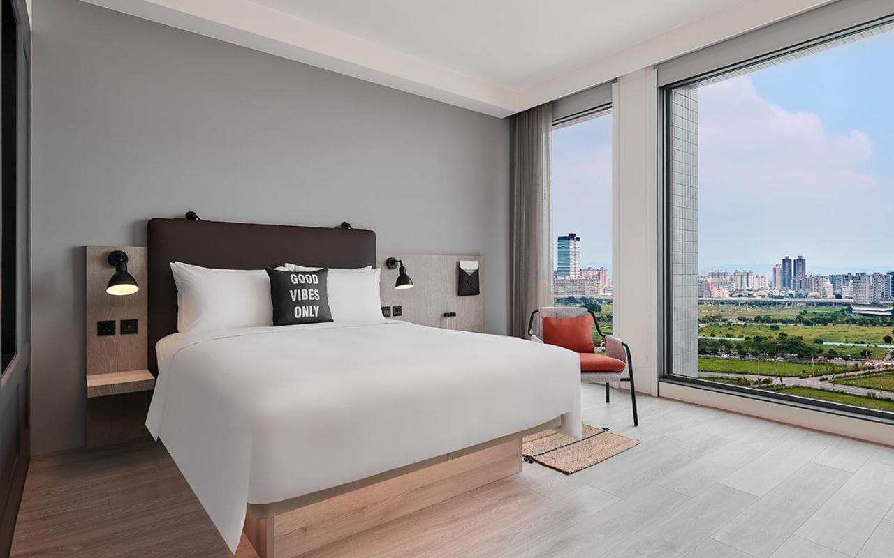 Hotel Moxy Taichung Extérieur photo