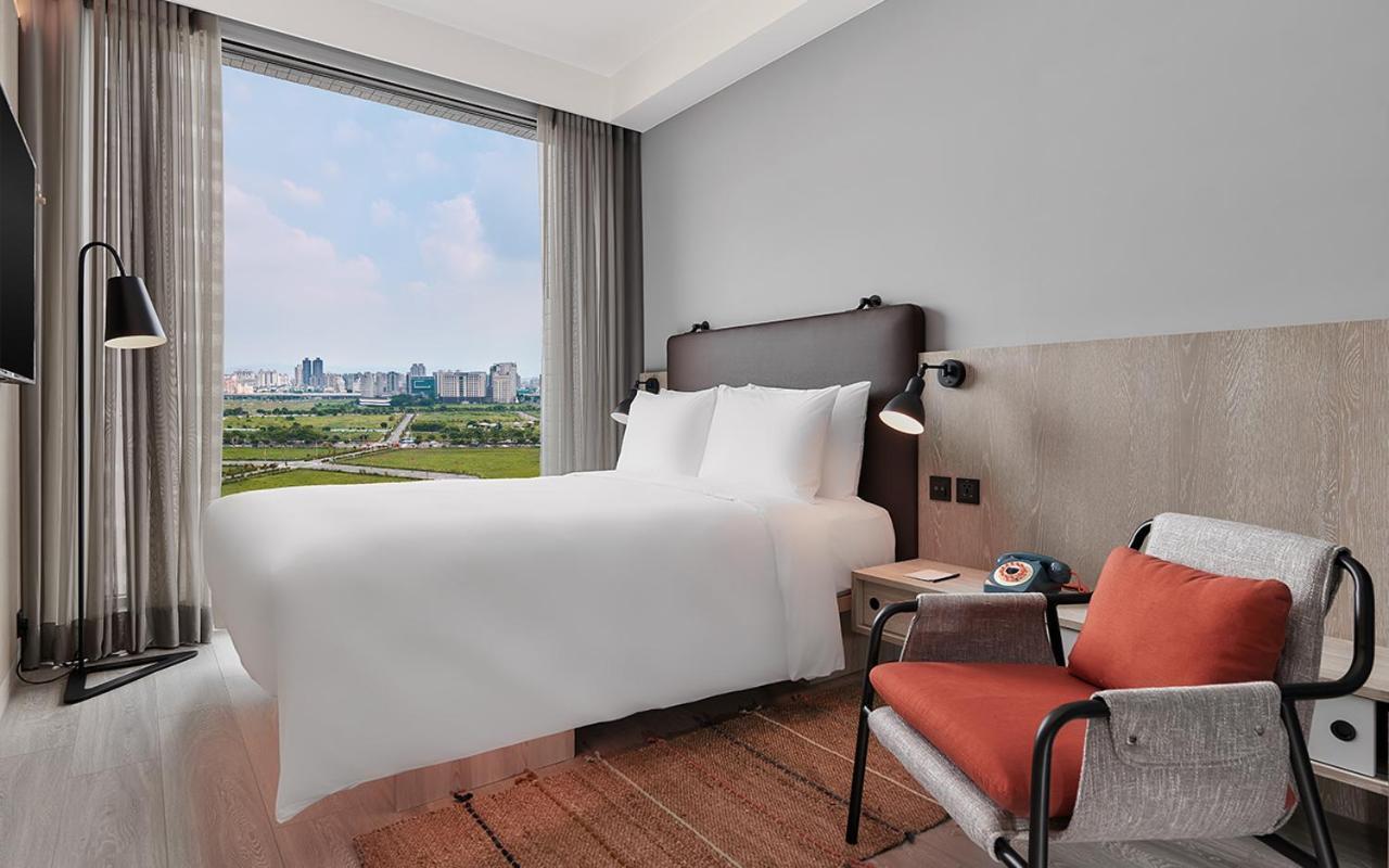 Hotel Moxy Taichung Extérieur photo