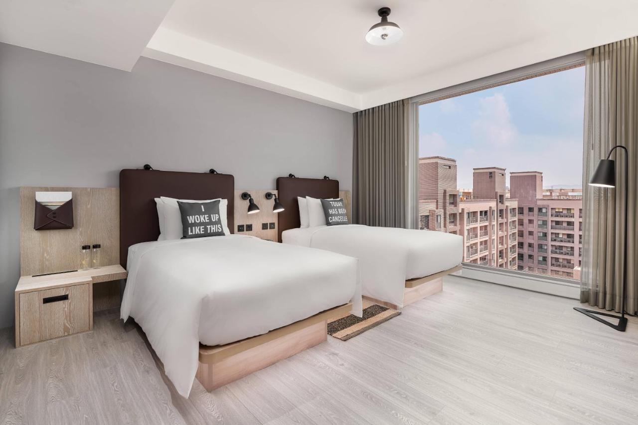 Hotel Moxy Taichung Extérieur photo