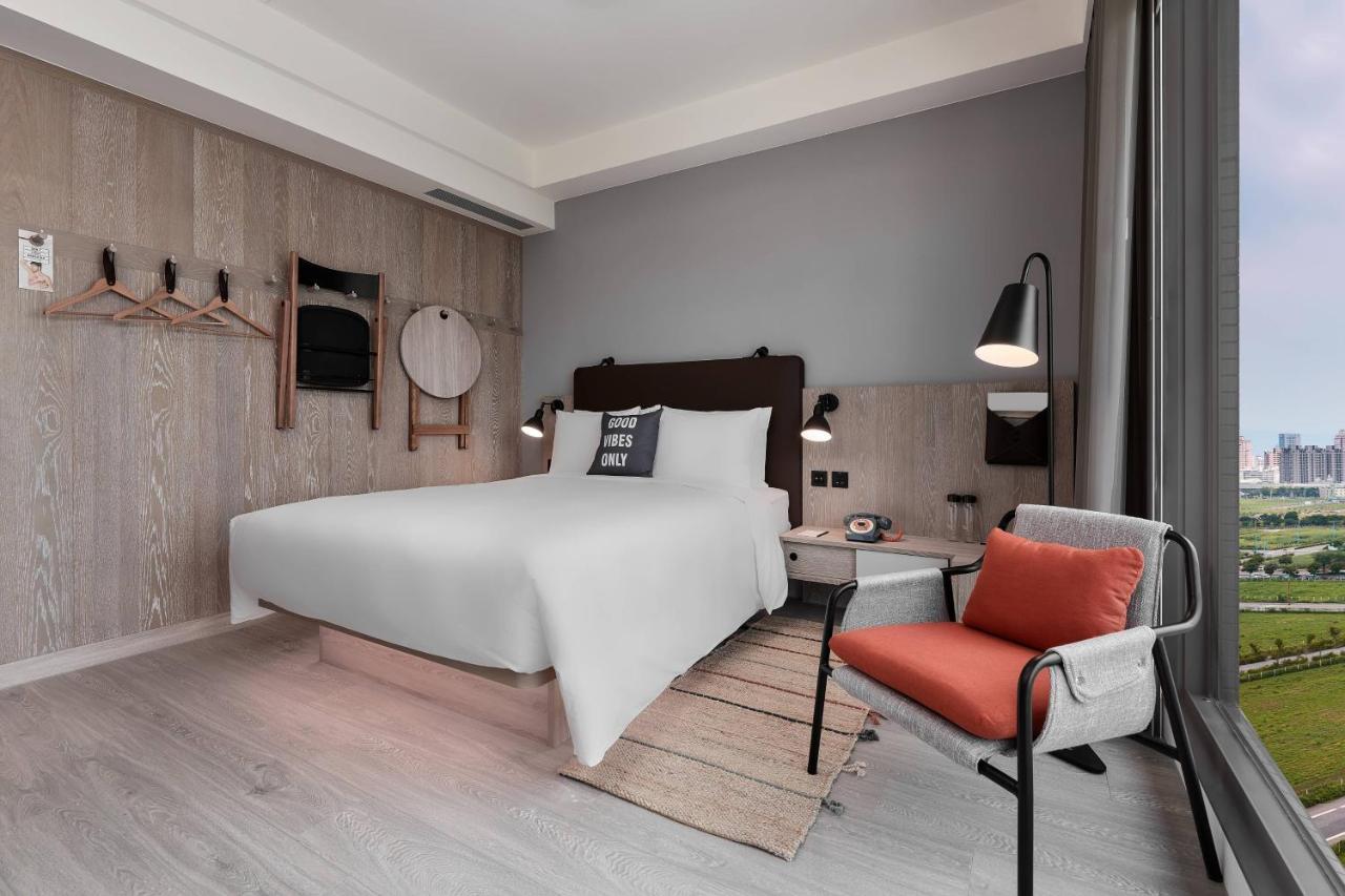 Hotel Moxy Taichung Extérieur photo